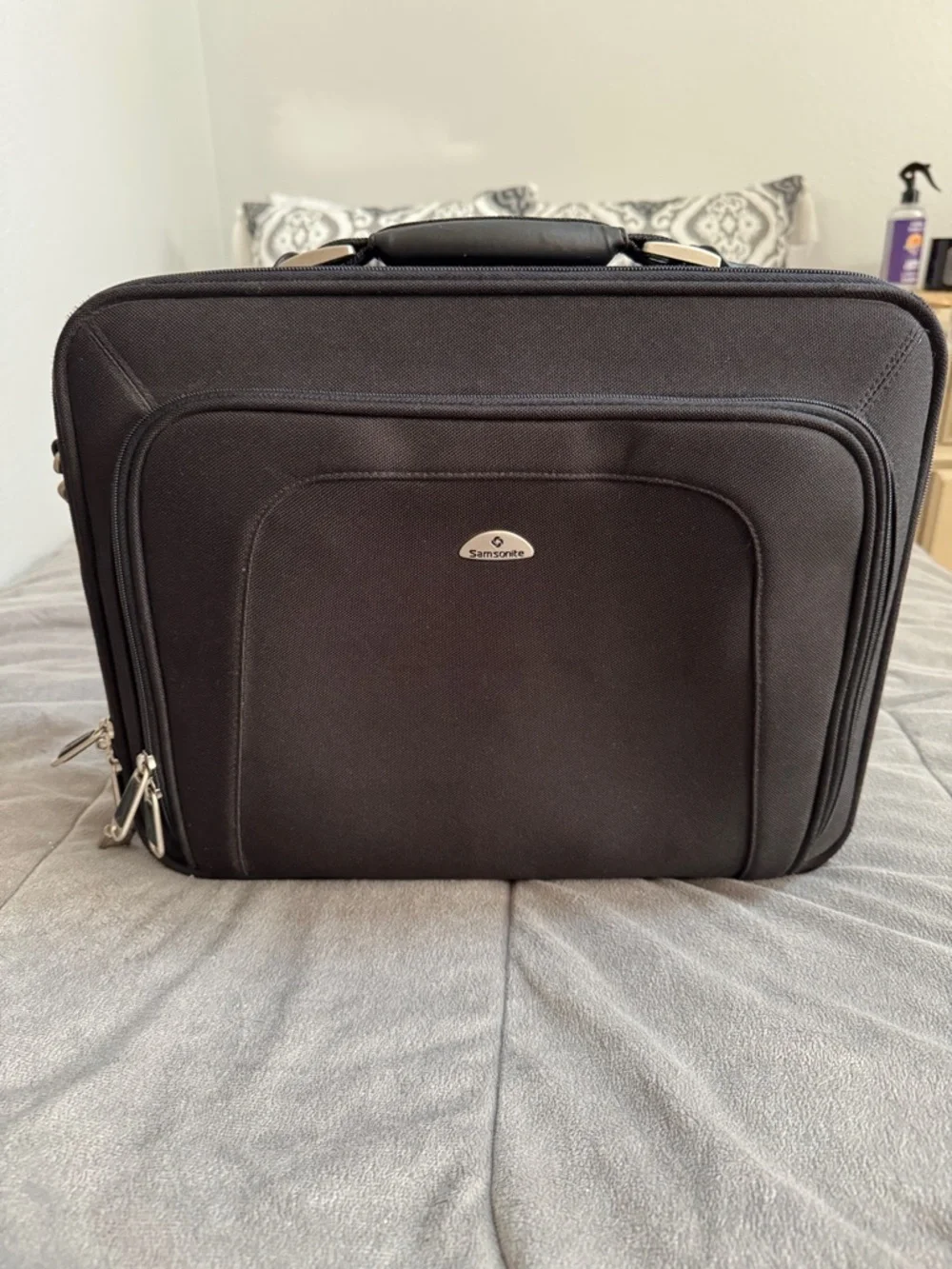 Samsonite men’s black 15” travel Laptop Shoulder Bag with Adjustable Strap